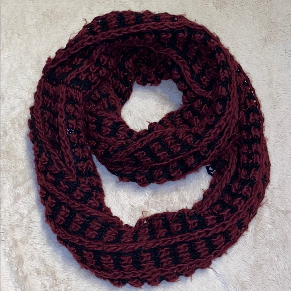 Rampage Infinity Knit Scarf Burgundy / Black